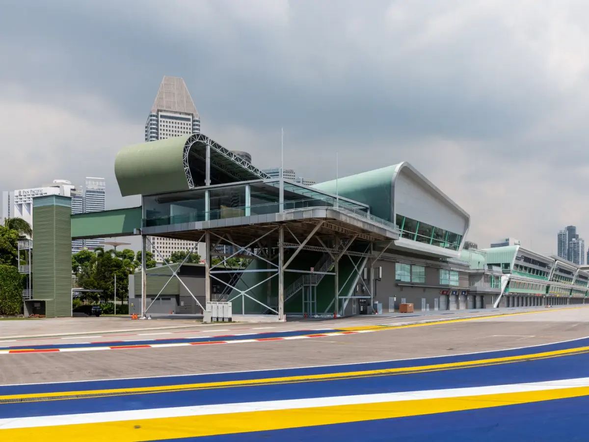 Vy över racerbanan Marina Bay Street Circuit.