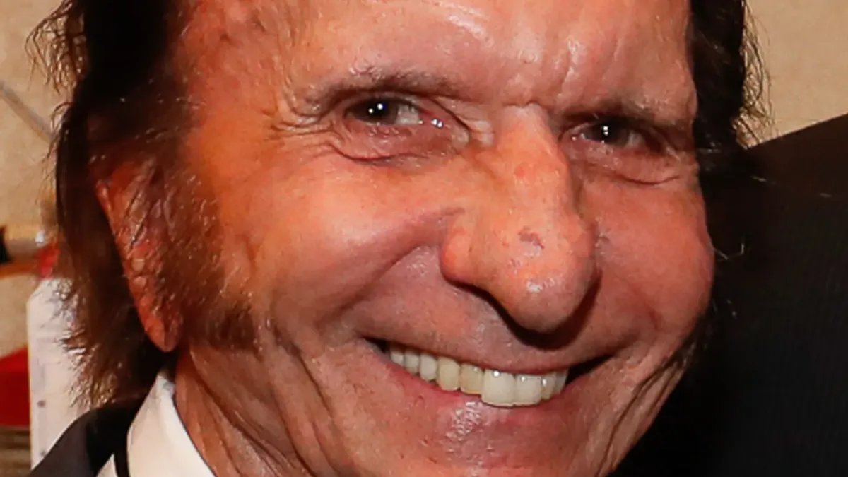 Porträttbild av Emerson Fittipaldi.