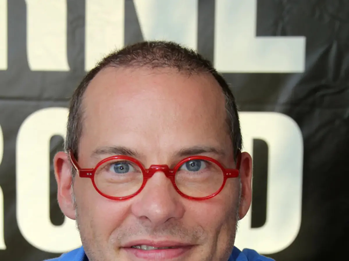 Porträttbild av Jacques Villeneuve.