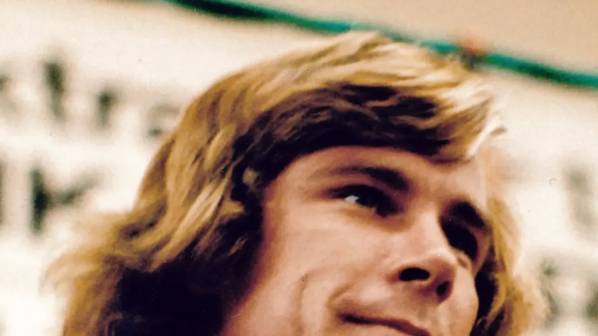 Porträttbild av James Hunt.
