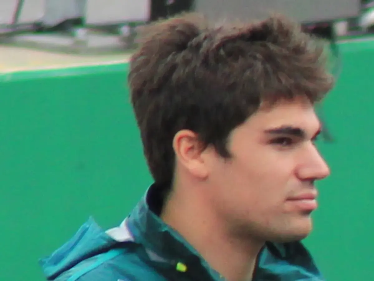 Porträttbild av Lance Stroll.