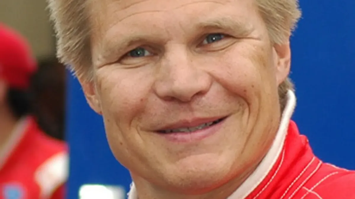 Porträttbild av Mika Salo.