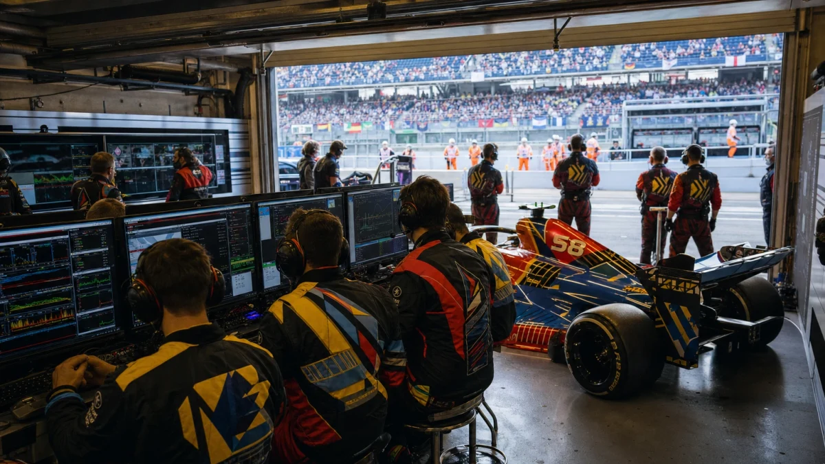 Formelbil under kvalpass inför Österrikes GP.